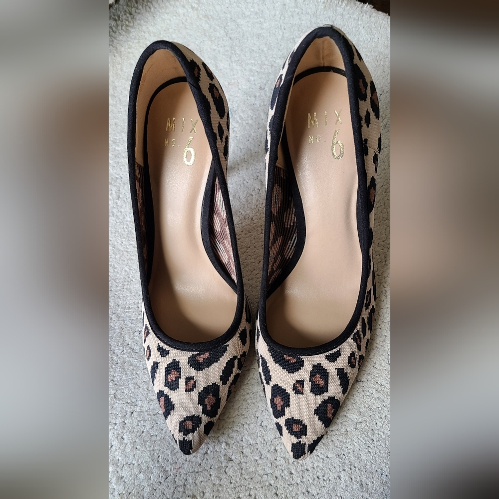 Mix No. 6 leopard print high heels size 8